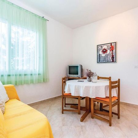 1 Bedroom Awesome Apartment In スペタルスカ・ドラガ エクステリア 写真